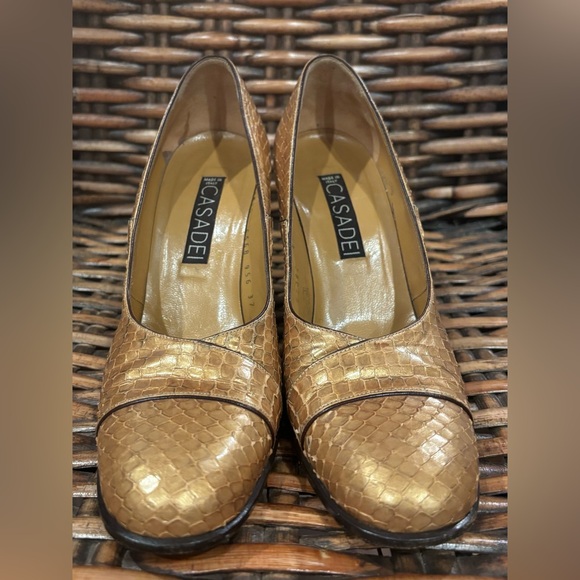 Casadei Gold Textured Heels in size 7 - Picture 2 of 13